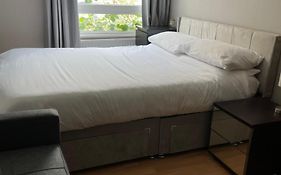 1 Bedroom Garden Flat Zone 2